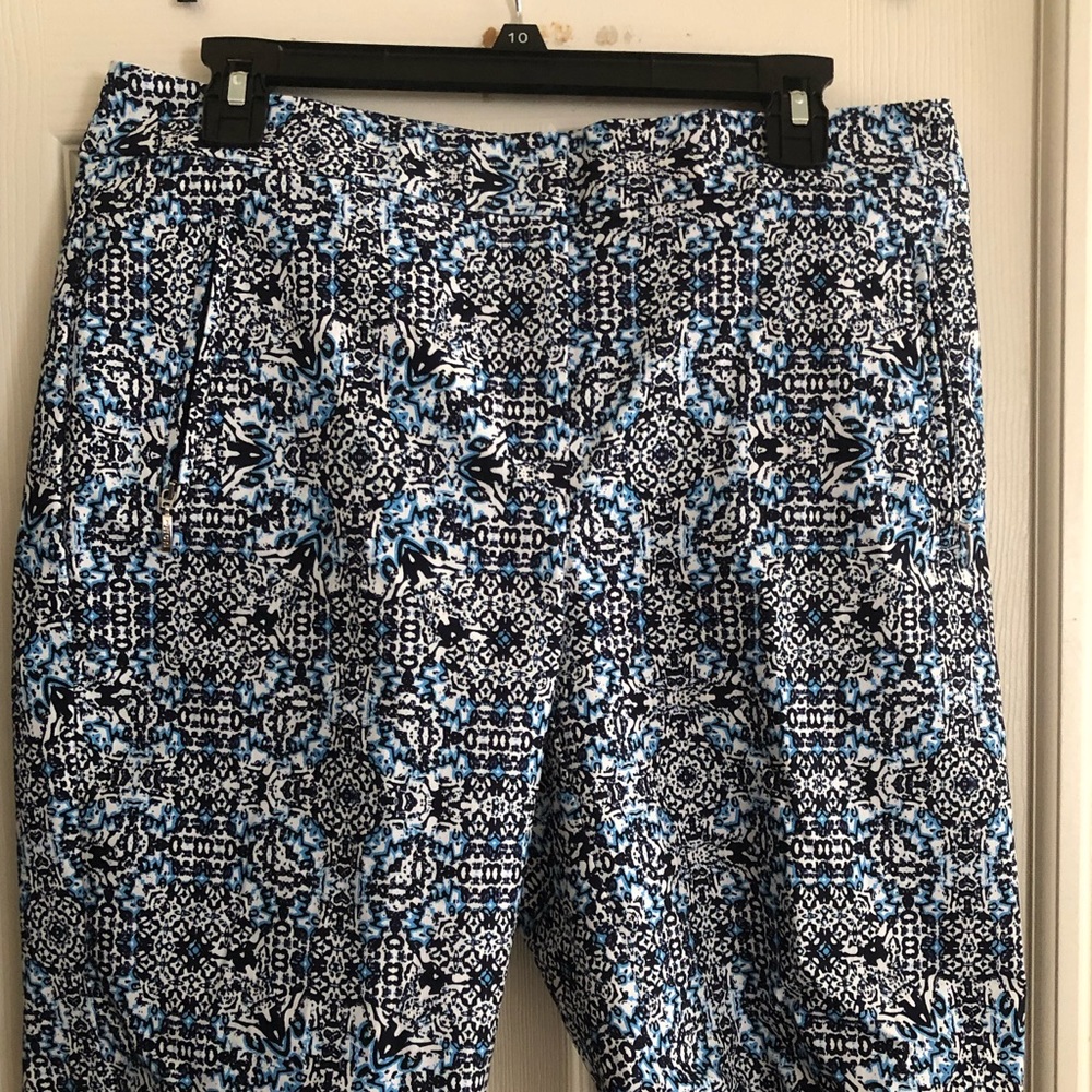 Izod golf shorts. Light & dark blue and white. Tags on. Never been worn.